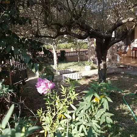 Casa Amb Gran Jardi A Vilauer-costa Brava - Alt Emporda